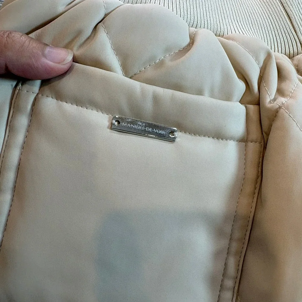 Maniere De Voir Cream Quilted Vegan Leather High Waist Shorts Womens Size 8 NOWT